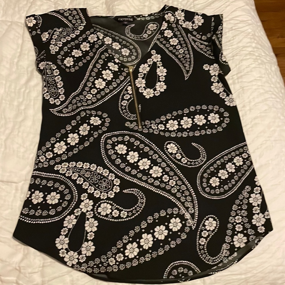 Express black and white top size small